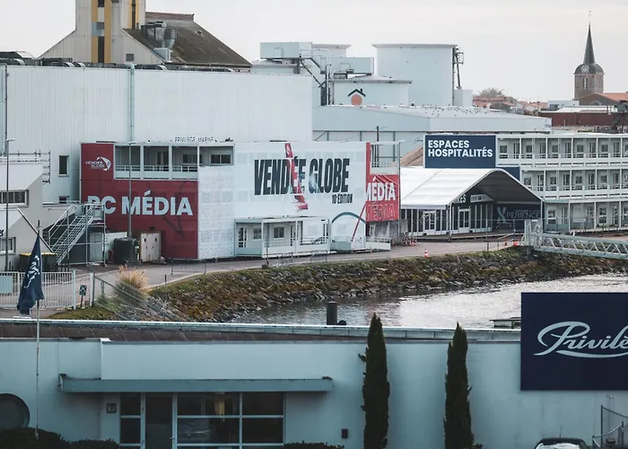 Avec Superbe Vue Sur Le Port De Plaisance Des Sables D'olonne - 4 Personnes Appartement *